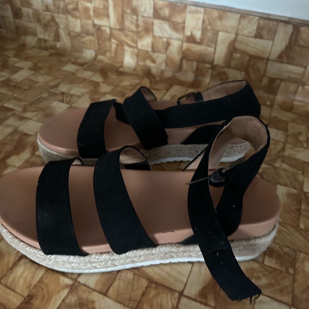 7.5 women’s wedge sandal